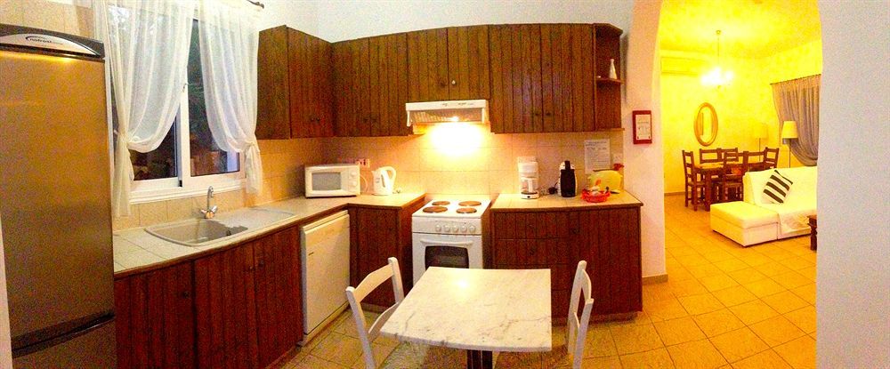 Thalassines Villas Liopetri エクステリア 写真